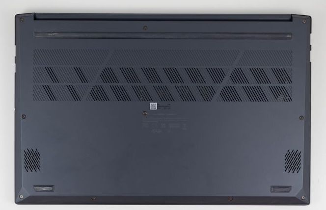 Asus VivoBook Pro 15 OLED Cooling Vents